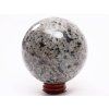 Guľa Yooperlite 731 g - 80 mm + drevený podstavec #A13