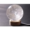Křišťál koule 86 mm 900g přírodní kámen + LED dřevěný podstavec #A375