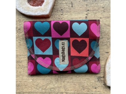 Malá svačinová kapsa, barevná srdce MagsBags.cz