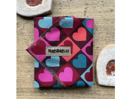 svačinový ubrousek, barevná srdce MagsBags.cz