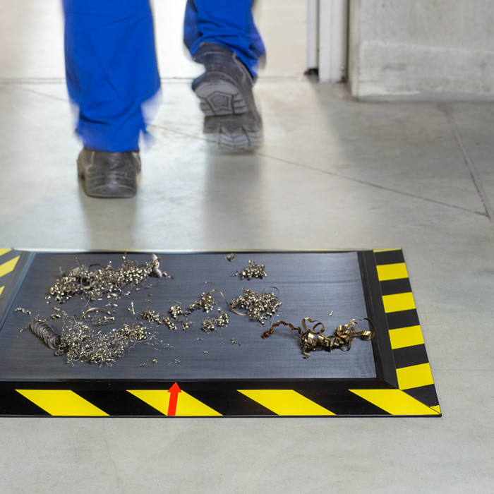 Industrial magnetic mats