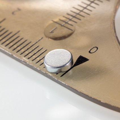 Neodymový magnet válec pr.5x1,5 Z 80 °C, VMM4-N30 (Počet kusů 1 ks)