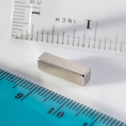 Neodymový magnet kvádr 15x4x4 N 80 °C, VMM8-N45 (Počet kusů 1 ks)