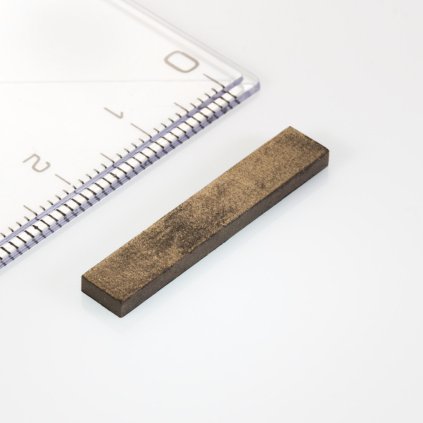 232 neodymovy magnet kvadr 28x5x2 b 180 c vmm5uh n35uh