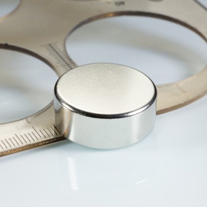 Neodymový magnet válec pr.25x10 N 80 °C, VMM6-N40 (Počet kusů 1 ks)