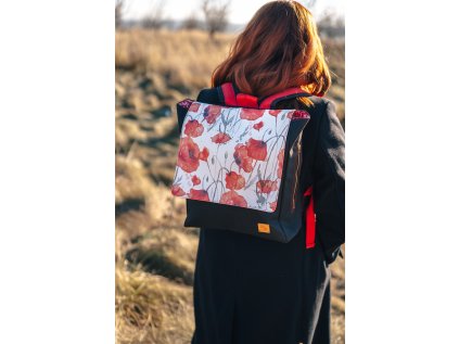 Malý designový batoh - VLČÍ MÁKY