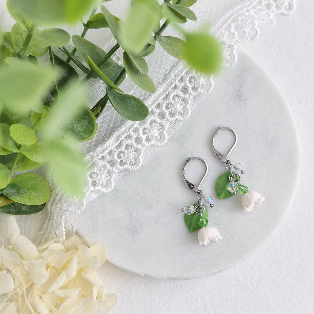 Mairi konvalinky s lístečky