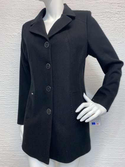 Černý kabát Julia