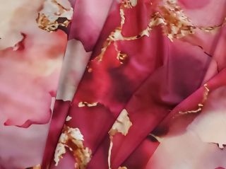 Venku zima… ale u nás už voní léto 🤍 Dorazila nová várka šatovek a silky – lehké, splývavé, ideální na šaty, sukně i...