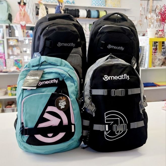 🎒 NOVÉ BATOHY - MEATFLY! 🖊️✨ Přišla nám nová várka batohů a rovnou i nová kolekce – paráda nejen na začátek školního roku!...