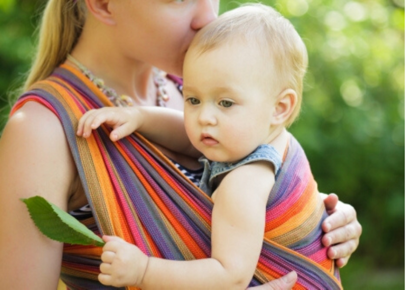 O kontaktním rodičovství - šátkování