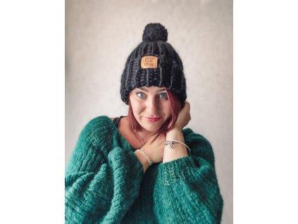 Pletená čepice z peruánské vlny Černá