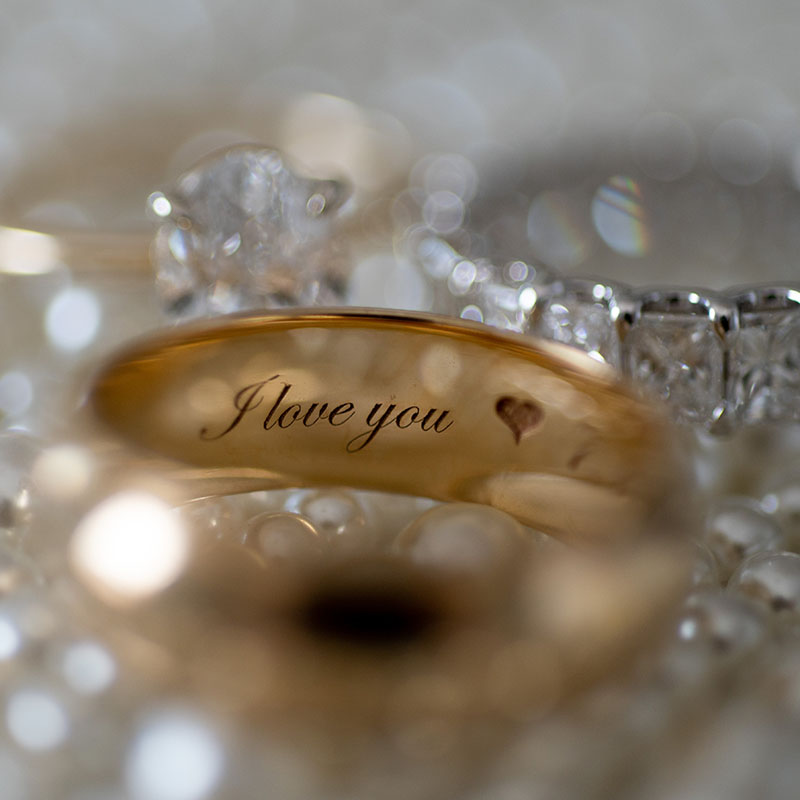 Prsten s gravírováním