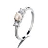 10037 srebrny pierścionek z perłą i cyrkoniami kupiony na majya