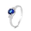 10211 srebrny pierścionek z niebieskim kryształem górskim i cyrkoniami