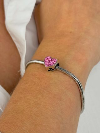 Walentynki się zbliżają 💕✨ Jesteście team biżuteria na prezent, oryginalne drobiazgi od serca, czy w ogóle nie świętujecie...