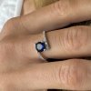 366 2 10083 stribrny prsten devi s modrym kaminkem