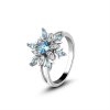 10289 strieborný prsteň modrý a biely kvet