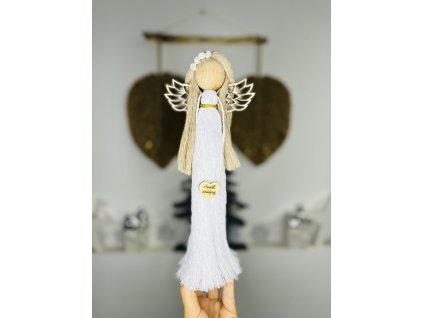stojící macrame anděl