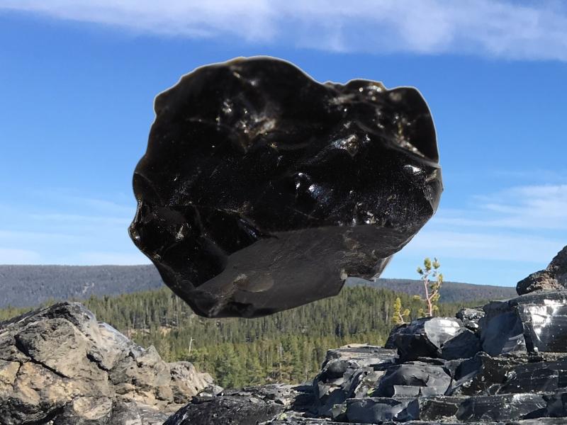 Obsidián - mocný ochranný kámen
