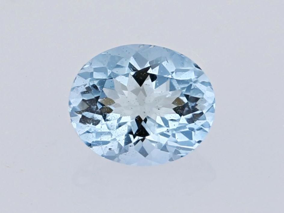 Afghanit světle modré barvy, brus 0,6 ct.