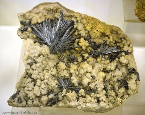 mineraly-antimonit-kremnica-30cm