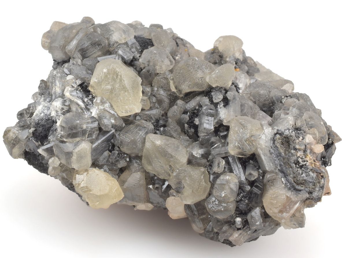 Minerál cerusit v drúze narostlé na galenitu, dekorativní vzorek z Maroka.