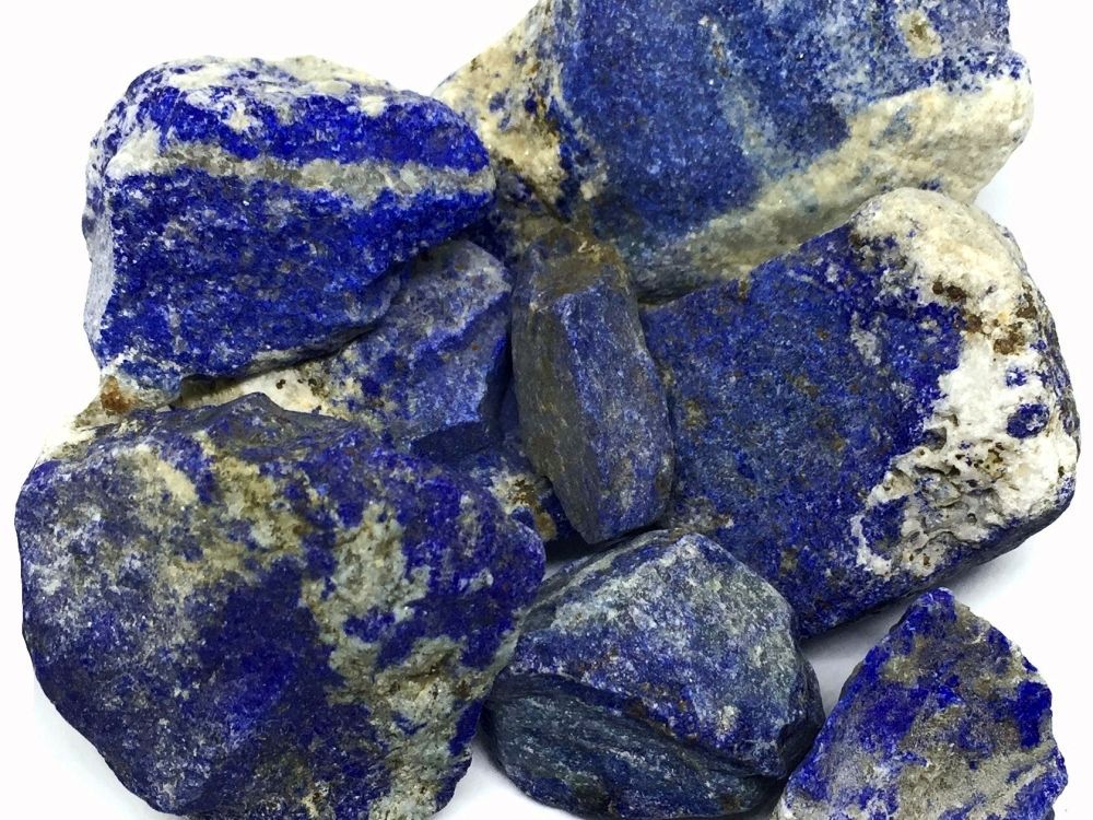 Surový lapis lazuli