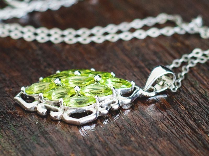olivin-peridot-sperky