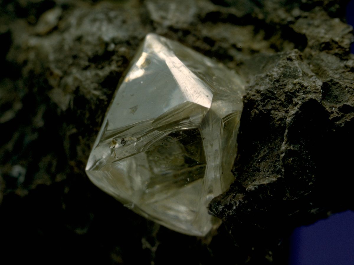 diamant-prirodni-krystal