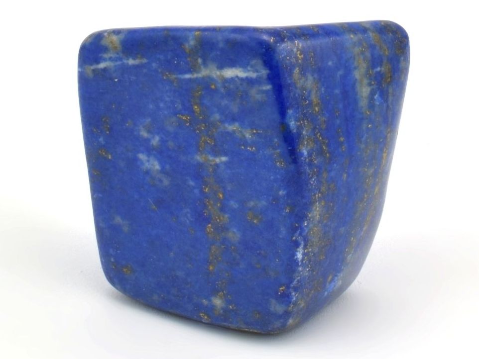 Modrý lapis lazuli, drahý kámen s tvrdostí 5–5,5 na Mohsově stupnici