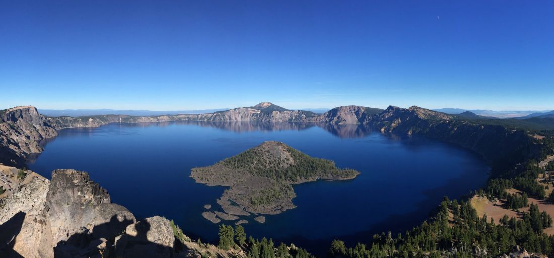 crater-lake-kaldera-nejhlubsi-jezero-usa