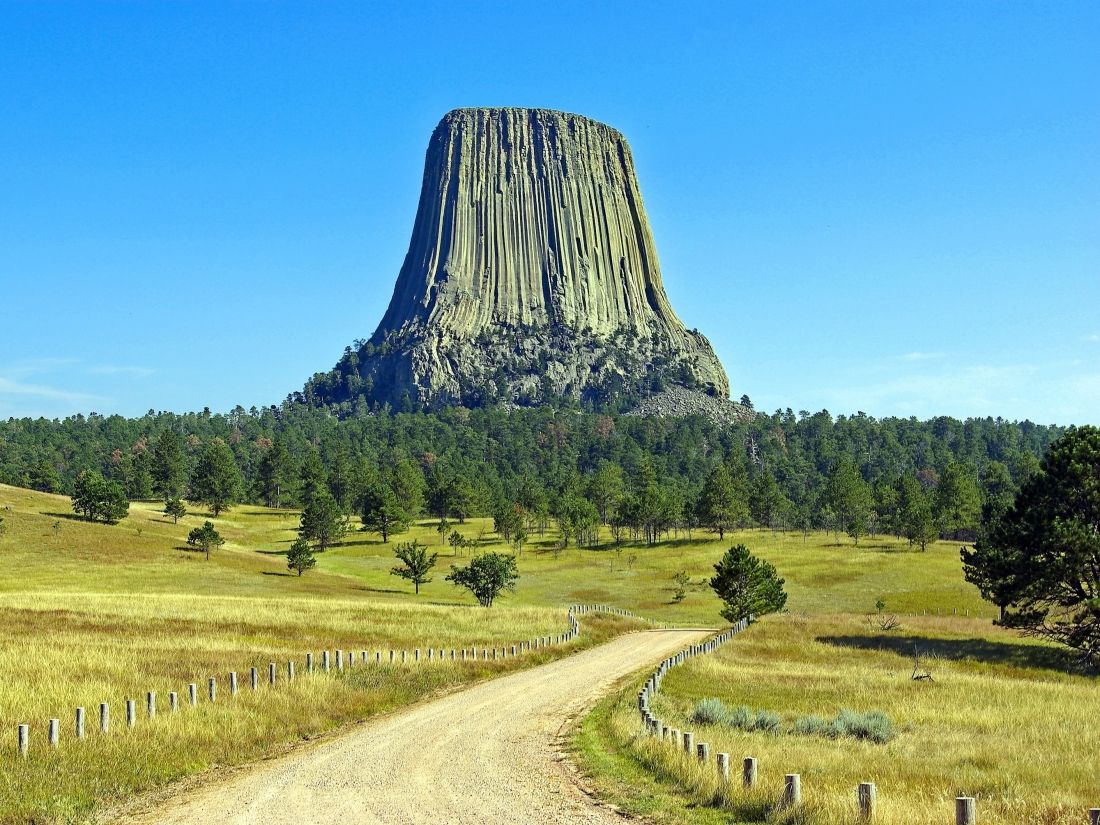 dablova-vez-devils-tower-wyoming-usa