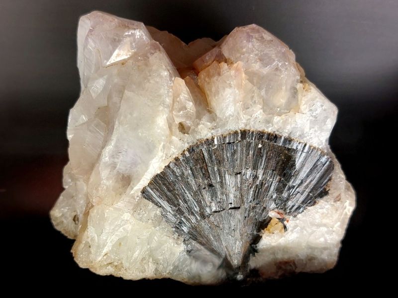 mineralogie-goethit-onega-rusko-6cm