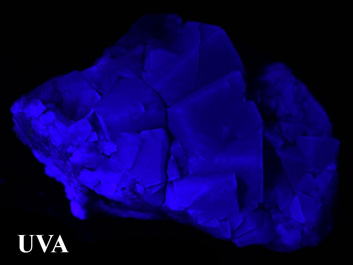 fluorit-uv-aktivni-13