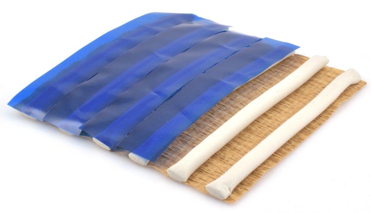 Plastický fixační tmel na minerály umožňuje pevné a opakované uchycení bez lepidla.