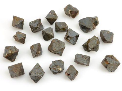 magnetit-brazilie-1cm