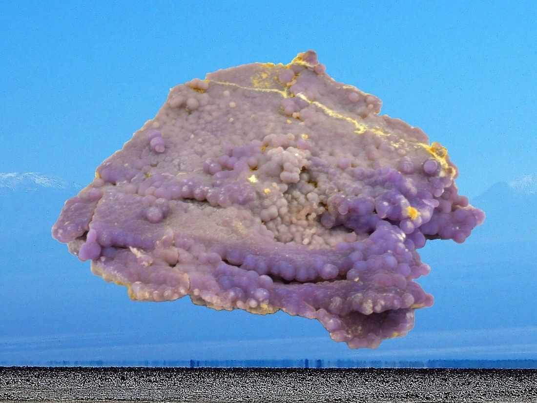 Grape agate z Indonésie, minerál s hroznovitou strukturou pro snění a meditaci.
