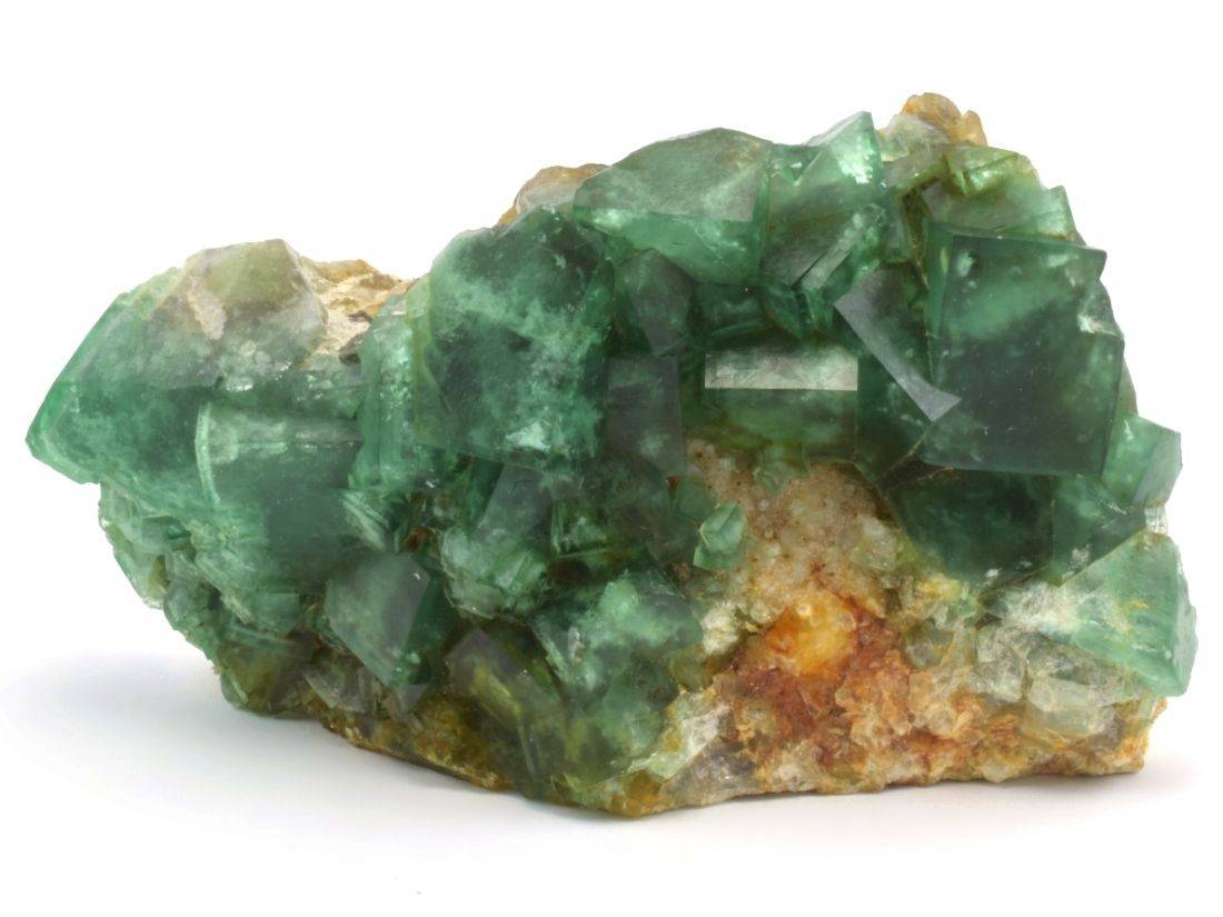 mineralni-kameny-fluorit