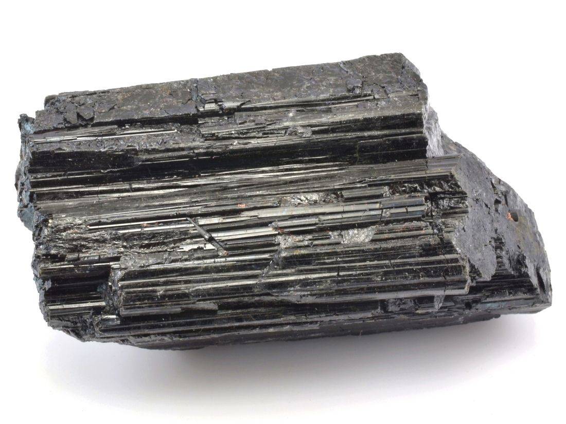mineralni-kameny-turmalin