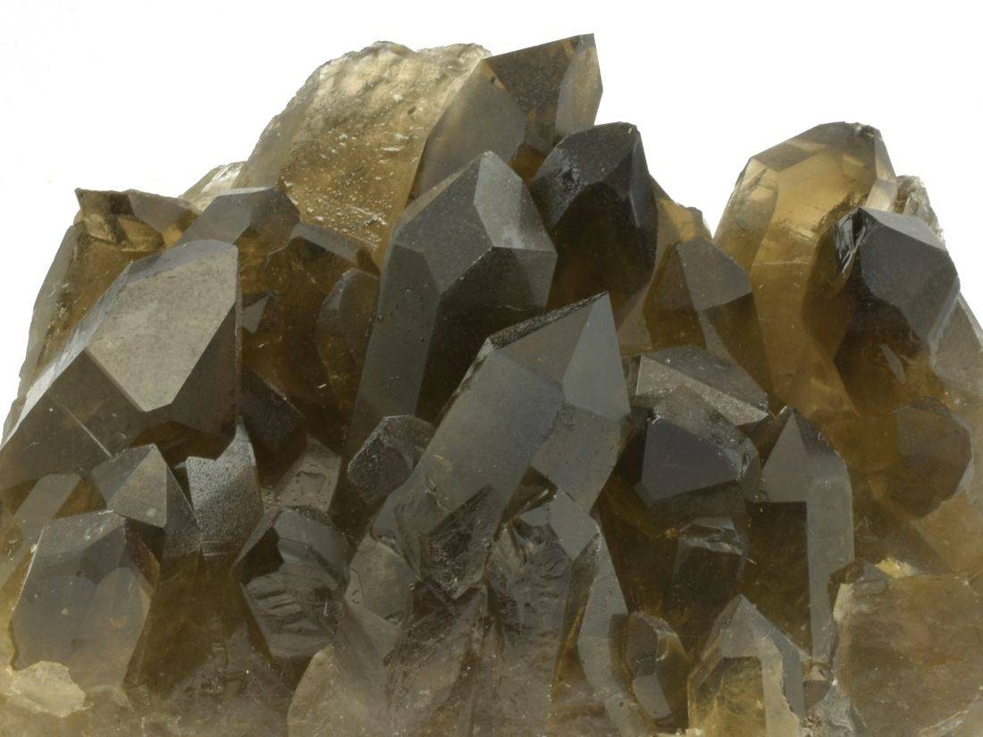 mineralni-kameny-zahneda