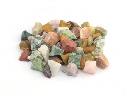 Přírodní drahé kameny z Indie o velikosti 2–3 cm, mix achátu, chalcedonu a dalších.
