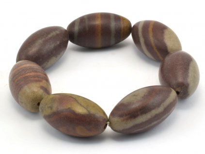 Originální náramek z kamenů shiva lingam s oválnými korálky na pružné šňůrce.