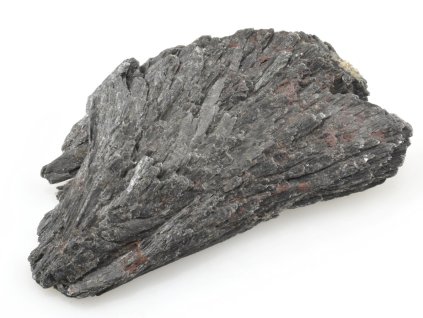 kyanit cerny krystaly 13a