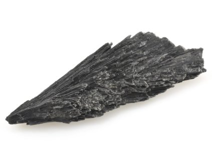 kyanit cerny krystaly 24