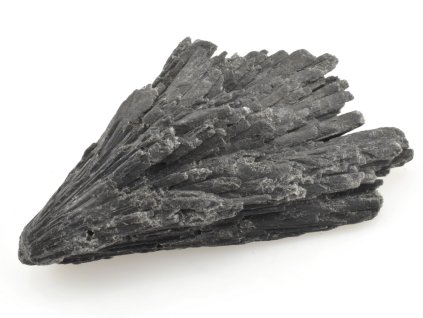 kyanit cerny krystaly 27