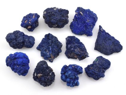 Sytě modrý azurit z klasické marocké lokality.