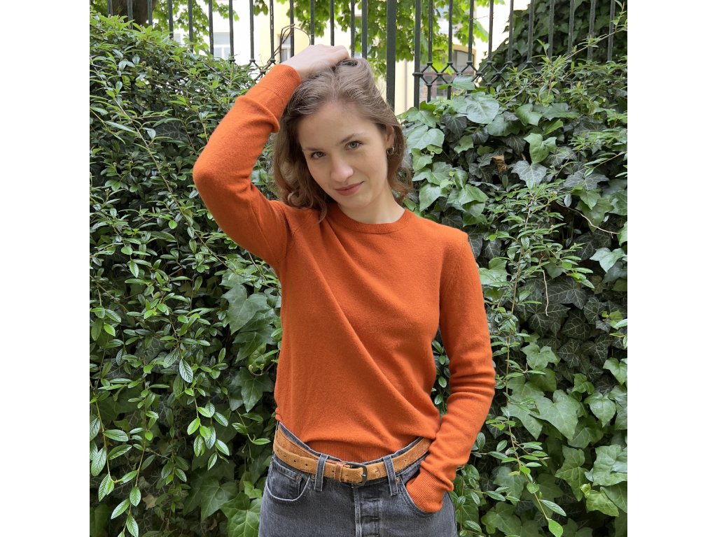 Oranžový vlněný svetr s kulatým výstřihem
