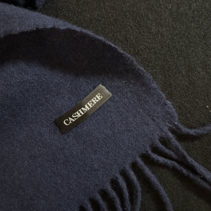 Tmavě modrá šála ze 100% kašmíru