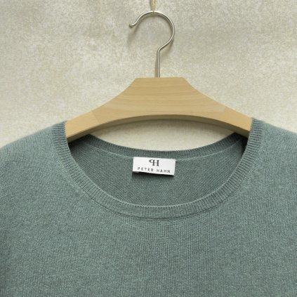 Zelený kulatý svetr z hedvábí a kašmíru